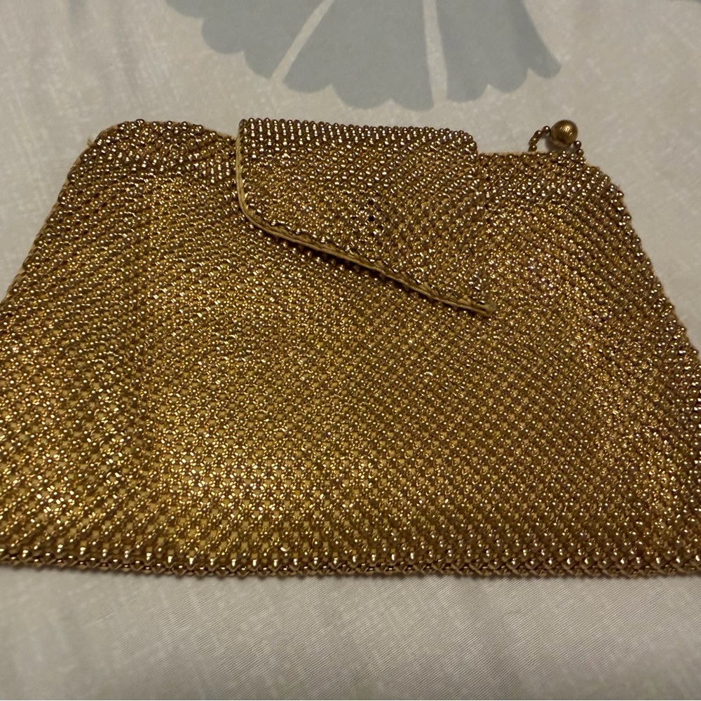 Vintage & Elegant Gold Mesh Evening Clutch